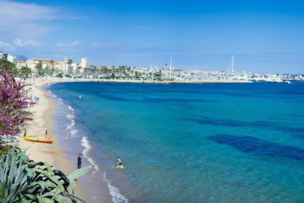 ואלאוריס F2 Climatise A Golfe -Juan En Front De Mer Et Piscine מראה חיצוני תמונה