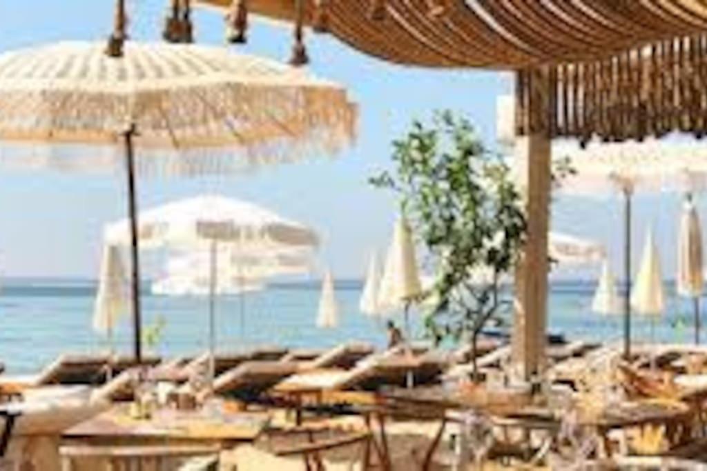 ואלאוריס F2 Climatise A Golfe -Juan En Front De Mer Et Piscine מראה חיצוני תמונה